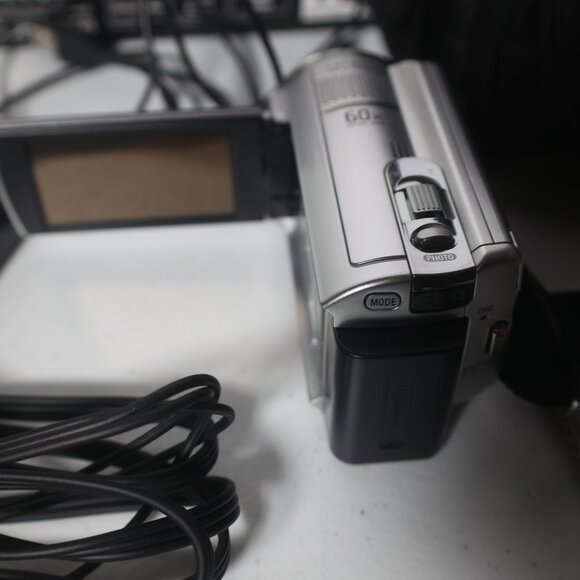 Sony Handycam DCR-SR68 Camcorder 60x Zoom *AS-IS/For Parts Only* - Picture 5 of 8